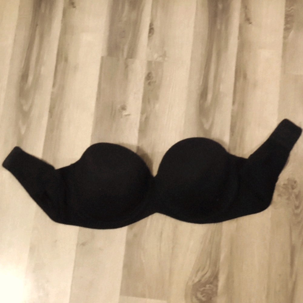 4/$20 Body by Victoria Strapless Bra